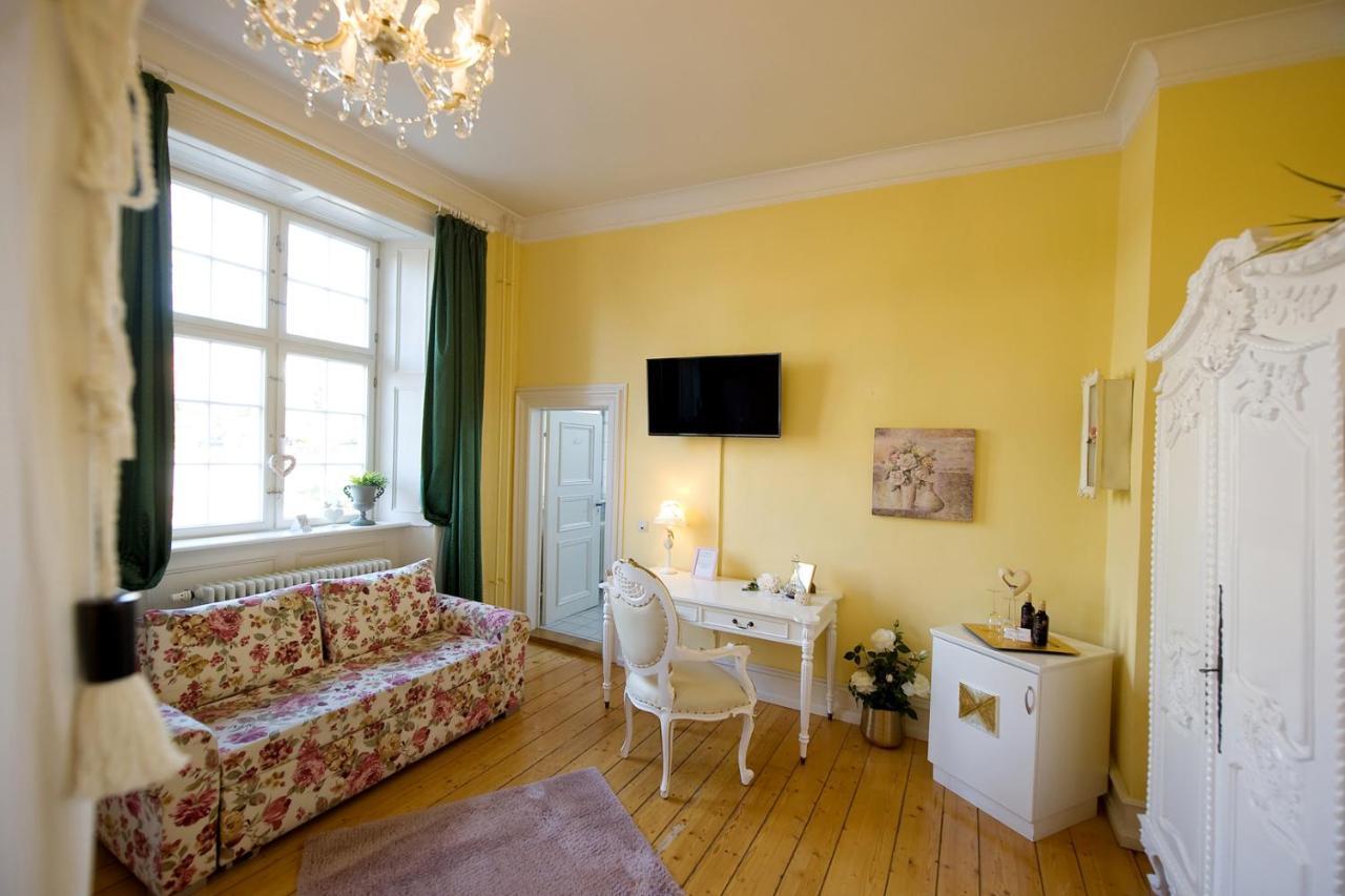Schlosshotelgedern Buitenkant foto